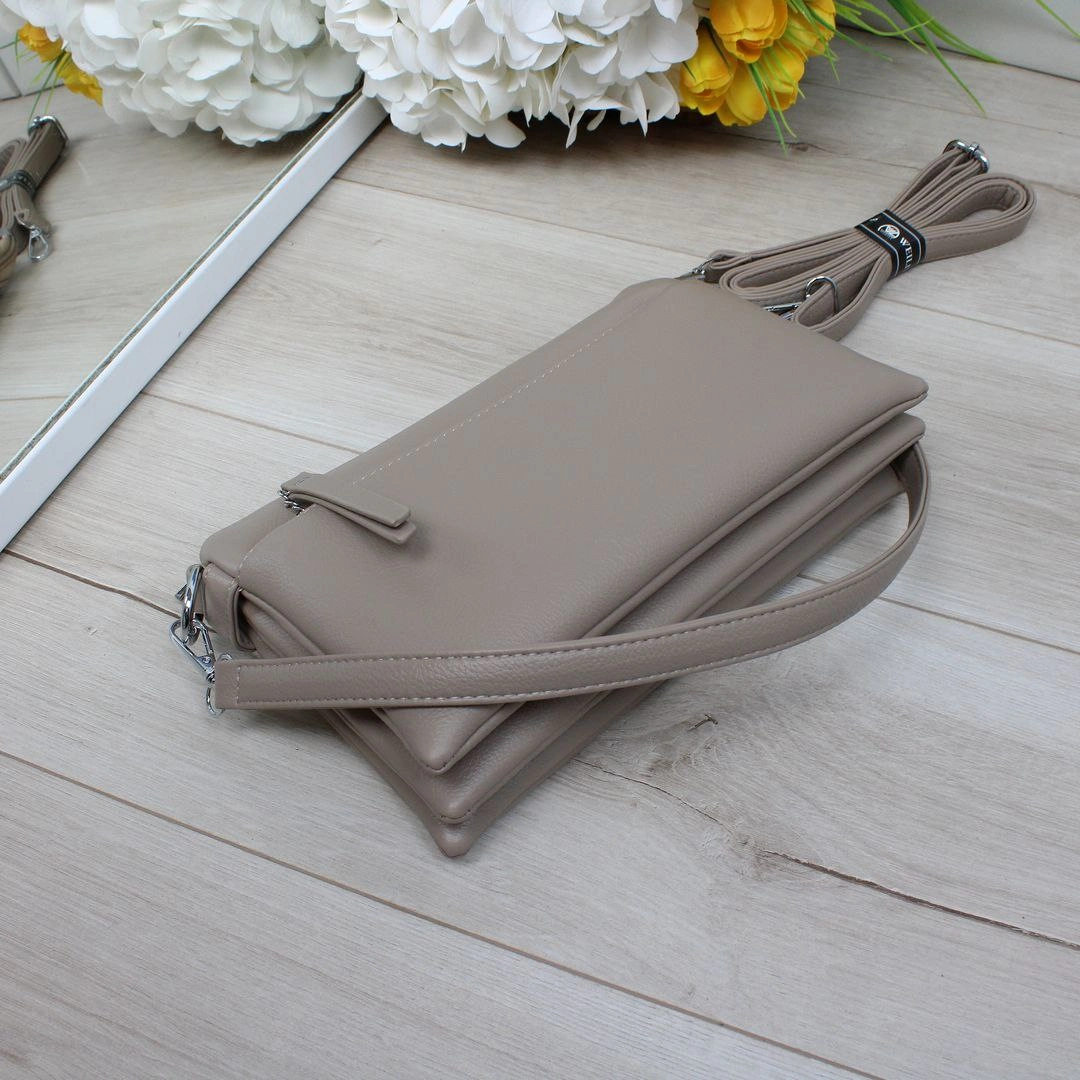 Жіноча сумка беж крос-боді з великим відділенням для літніх подорожей